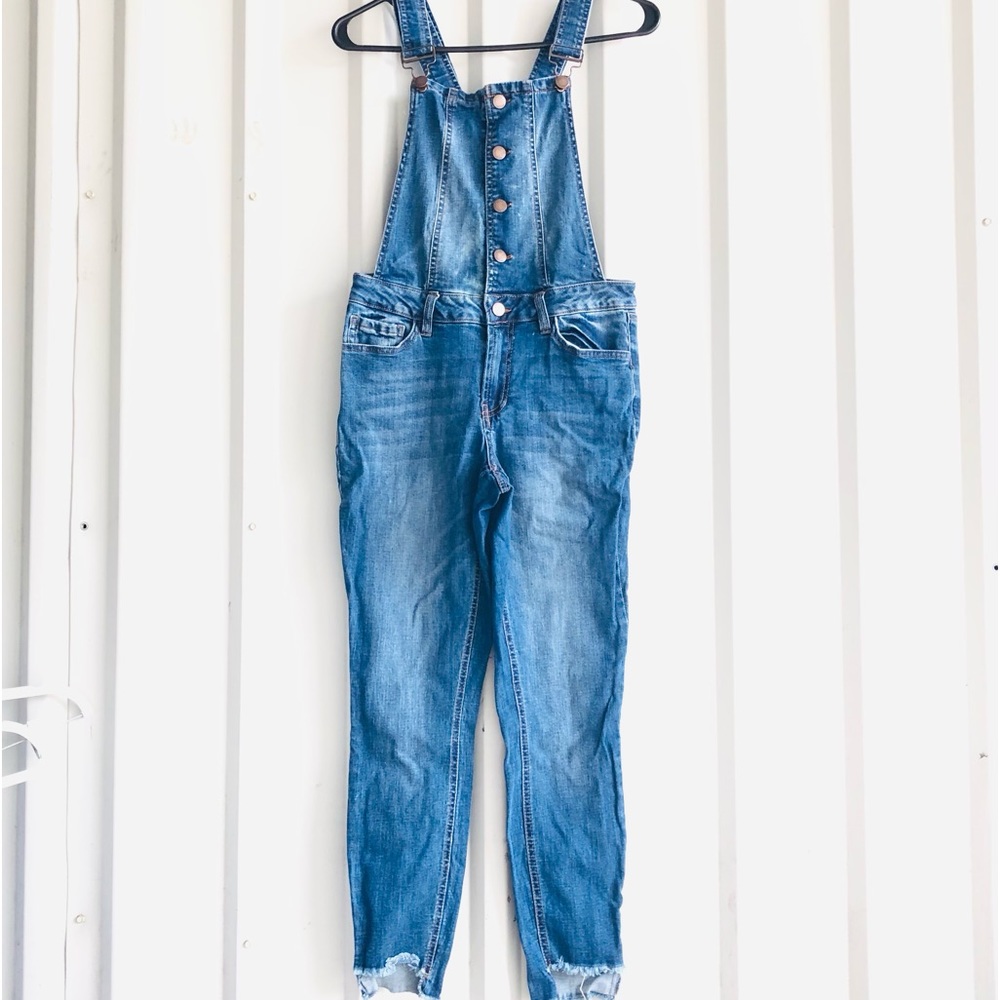 GUC✨ REFUGE women's medium blue jean denim overalls with criss cross back straps
